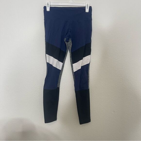 Strut This Black and Blue Leggings Size Medium - Picture 1 of 4